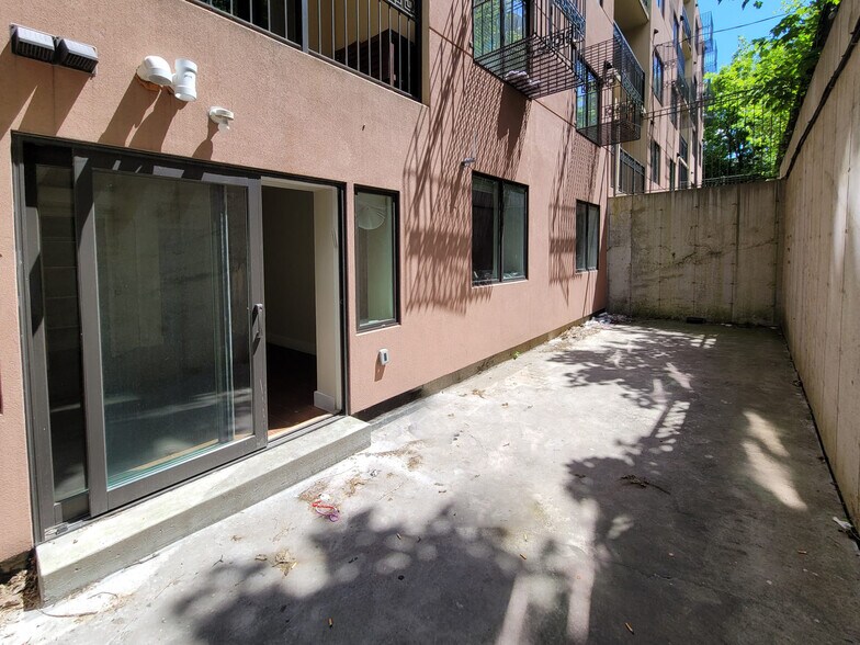 230 Walworth St, Brooklyn, NY à louer - Photo de l’immeuble – Image 2 sur 7