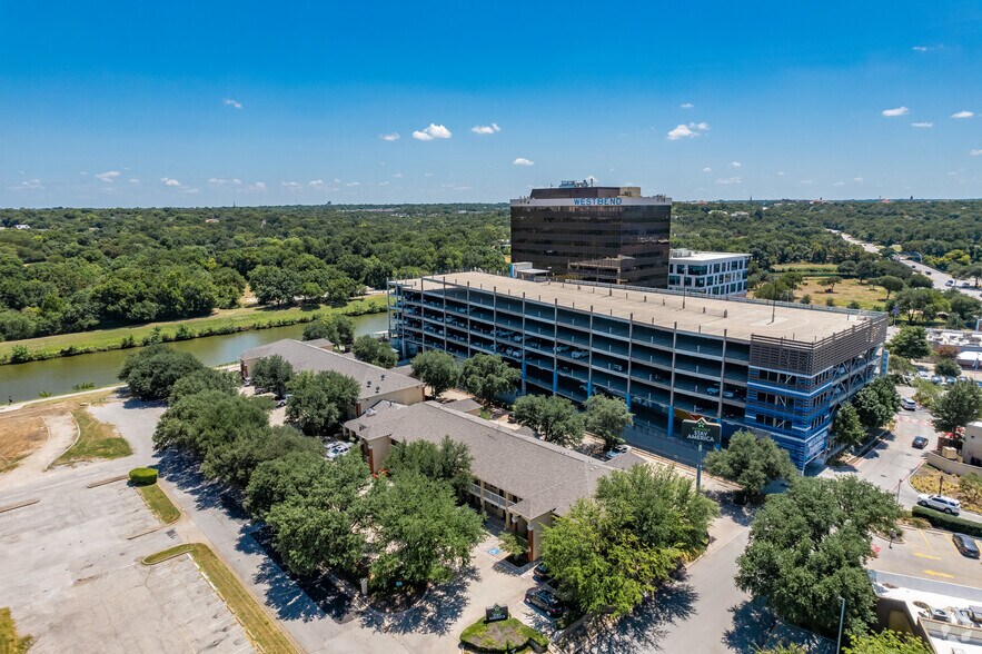 1601 River Run, Fort Worth, TX à vendre - Photo de l’immeuble – Image 3 sur 49