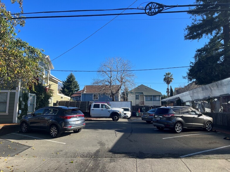 5862-5872 Doyle St, Emeryville, CA à vendre - Photo de l’immeuble – Image 3 sur 31