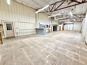 2804 Tractor Ln, Bloomington, IL à louer Photo intérieure– Image 2 sur 5