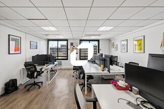 Plus de détails pour 24 Rue Firmin Gillot, Paris - Bureau à louer