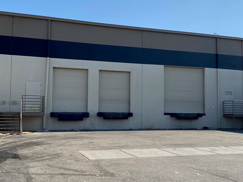 950 E Grant Line Rd, Tracy, CA à louer - Photo de l’immeuble – Image 3 sur 7