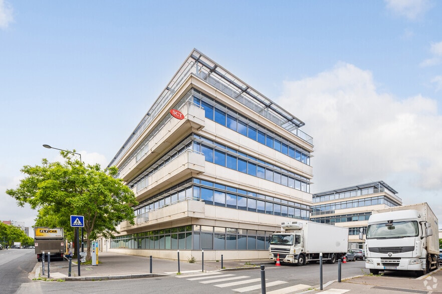 13-19 Avenue De La Métallurgie, Saint-Denis à louer - Photo de l’immeuble – Image 3 sur 5