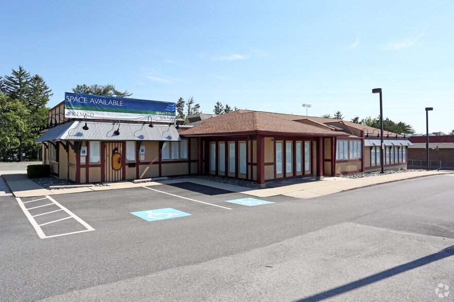 721 W Sproul Rd, Springfield Township, PA à louer - Photo principale – Image 1 sur 15