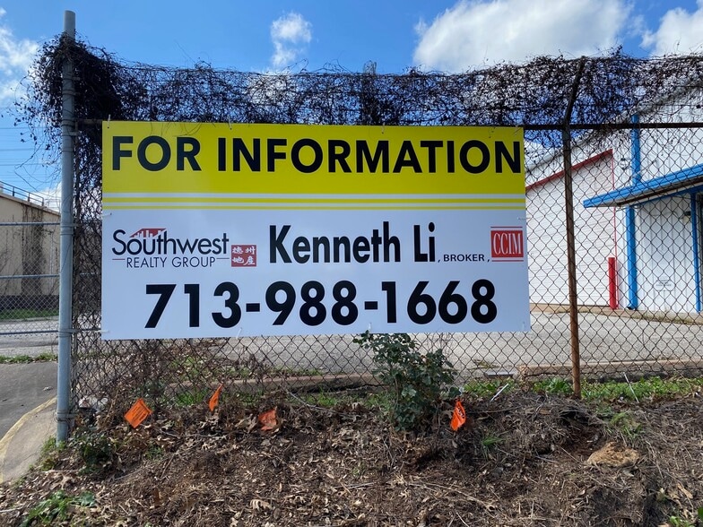 6730 Wilcrest Dr, Houston, TX à louer - Photo de l’immeuble – Image 2 sur 12