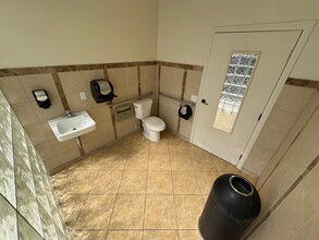 200 N Ash St, Escondido, CA à louer Photo de l’immeuble– Image 2 sur 6
