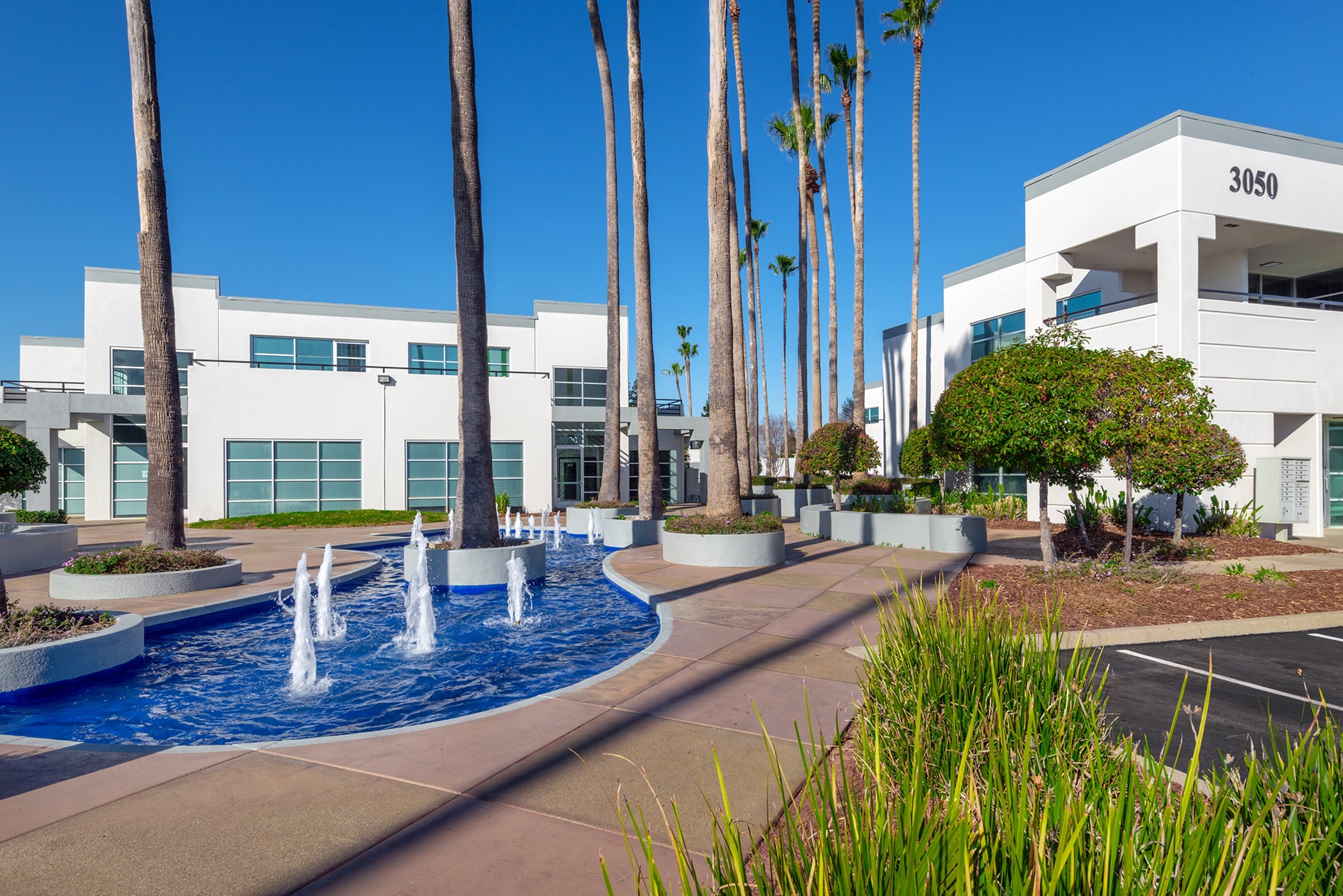 3050 Fite Cir, Sacramento, CA à louer Photo principale– Image 1 sur 25