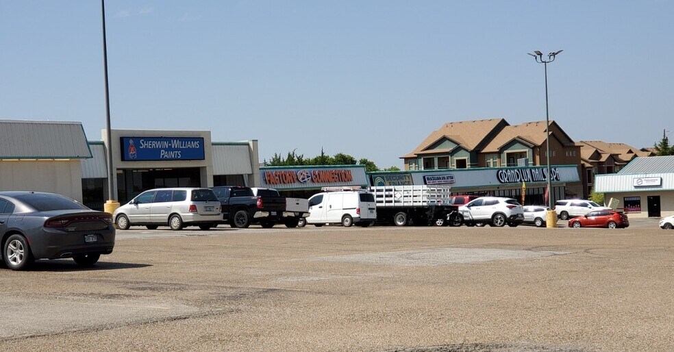 1203-1603 W Ennis Ave, Ennis, TX à louer - Photo de l’immeuble – Image 3 sur 5