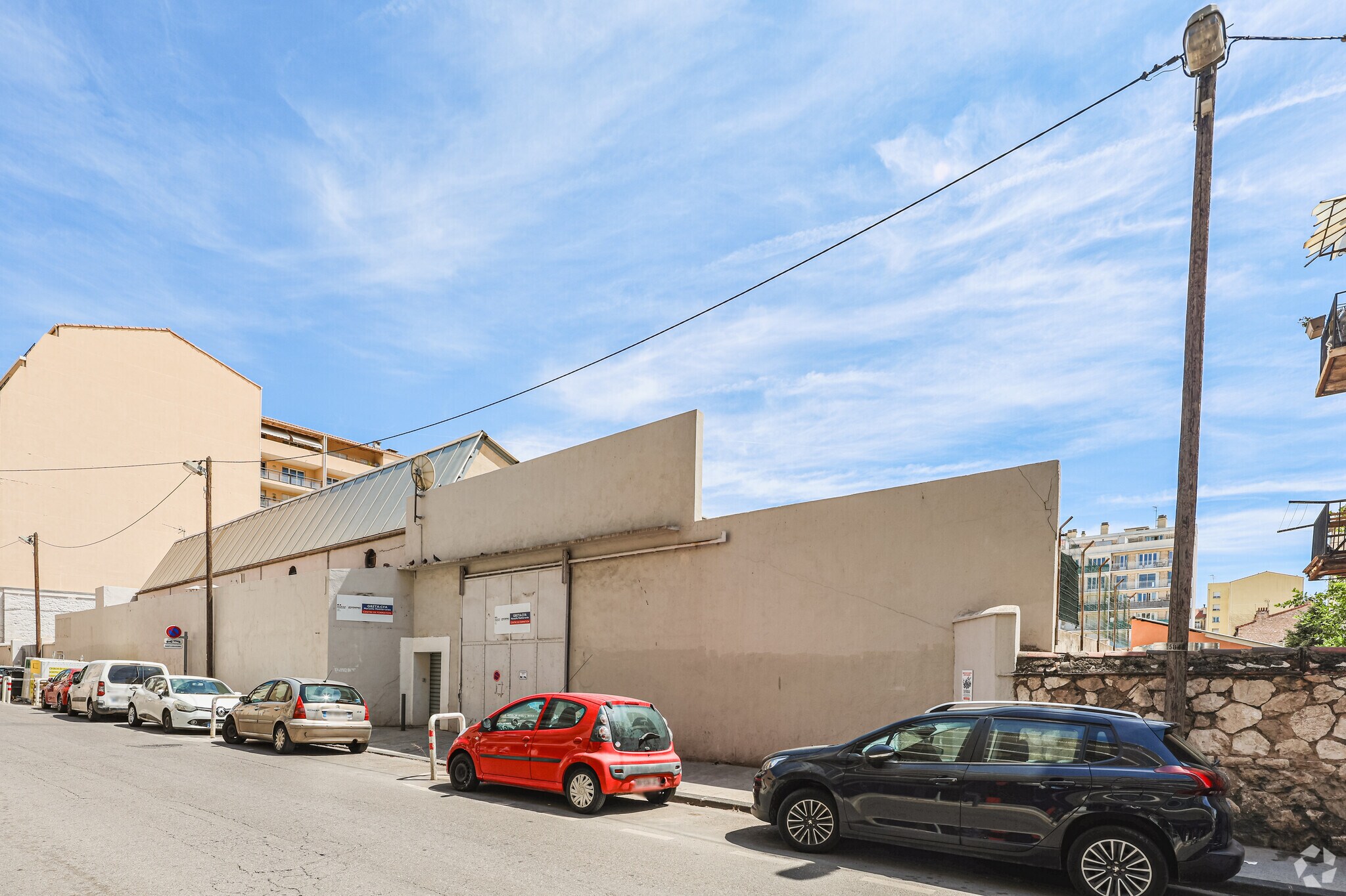 Local d’activités dans Marseille à louer Photo de l’immeuble– Image 1 sur 3
