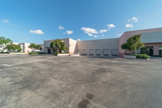 3930 Executive Way, Miramar, FL à louer Photo intérieure– Image 1 sur 3