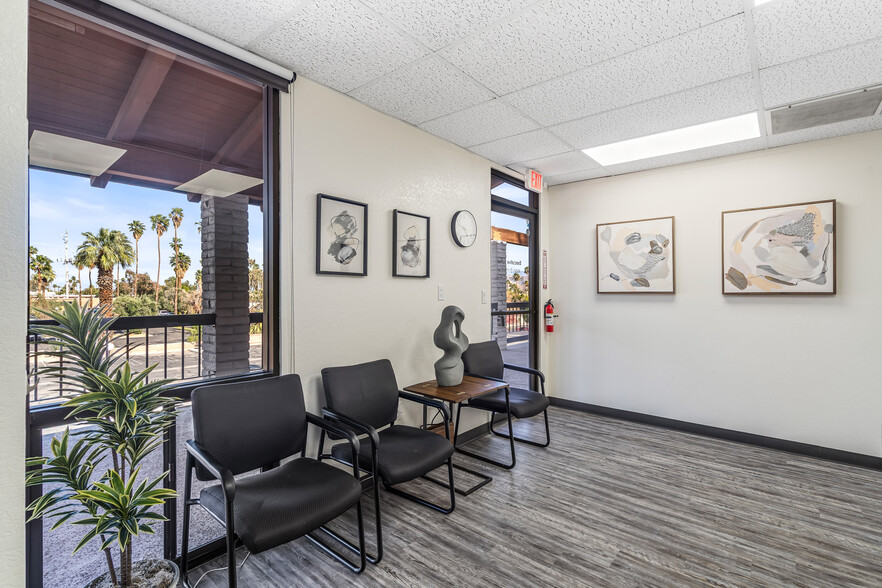 2825 E Tahquitz Canyon Way, Palm Springs, CA à louer - Hall d’entrée – Image 3 sur 7