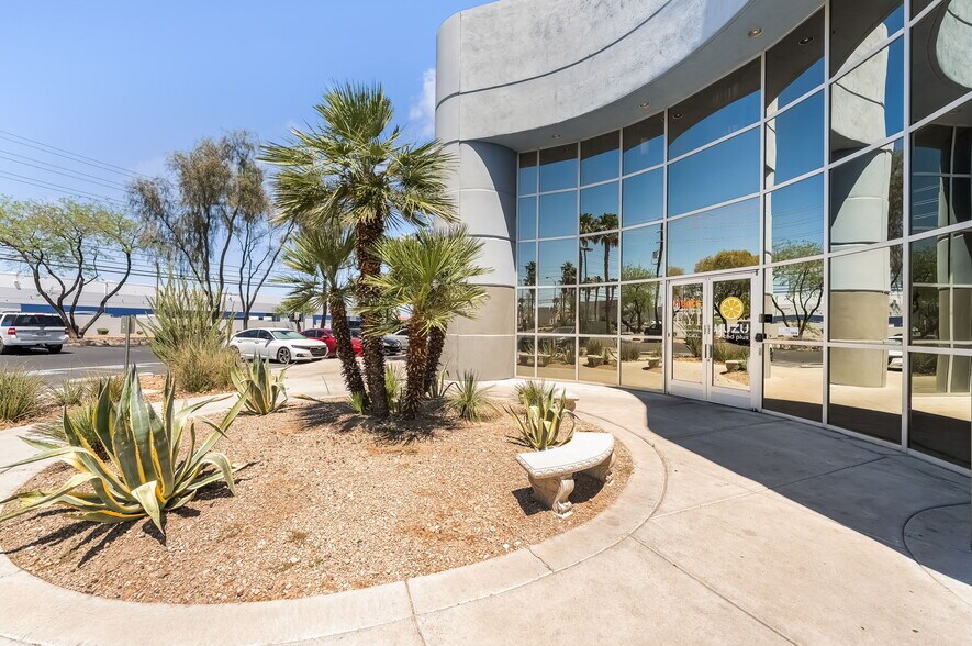 6744 Spencer St, Las Vegas, NV à vendre - Photo de l’immeuble – Image 2 sur 18