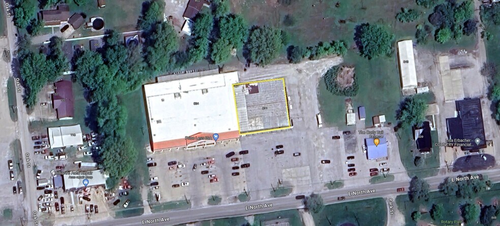 807 E North Ave, Flora, IL à louer - Photo de l’immeuble – Image 3 sur 4