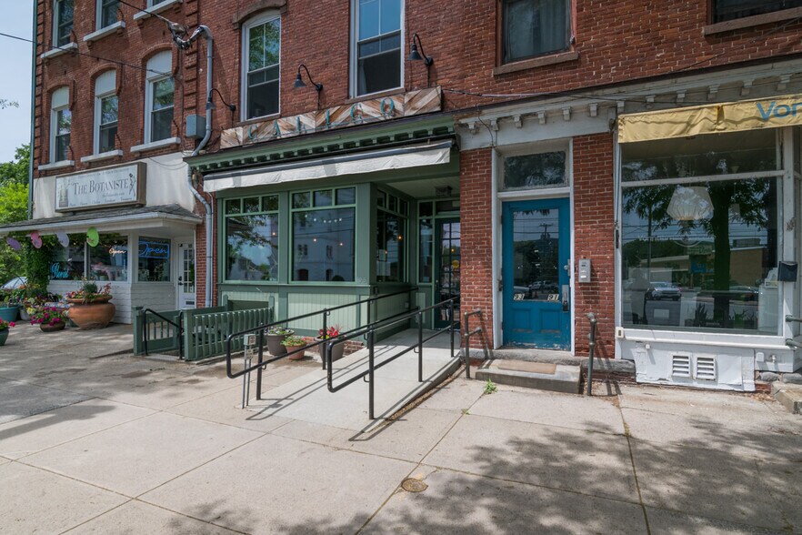 93-95 Main St, Easthampton, MA à vendre - Photo de l’immeuble – Image 3 sur 50