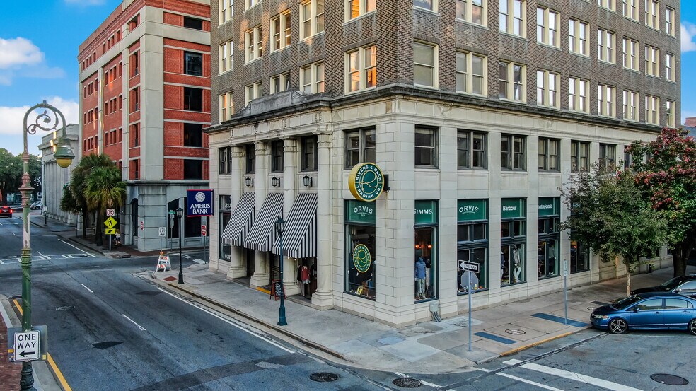 24 Drayton St, Savannah, GA à louer - Photo de l’immeuble – Image 2 sur 12