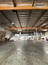 6711 Odessa Ave, Van Nuys, CA à louer Photo intérieure– Image 2 sur 8
