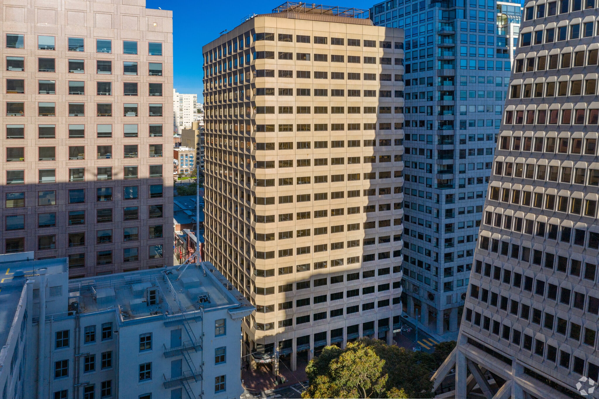 601 Montgomery St, San Francisco, CA à louer Photo principale– Image 1 sur 13