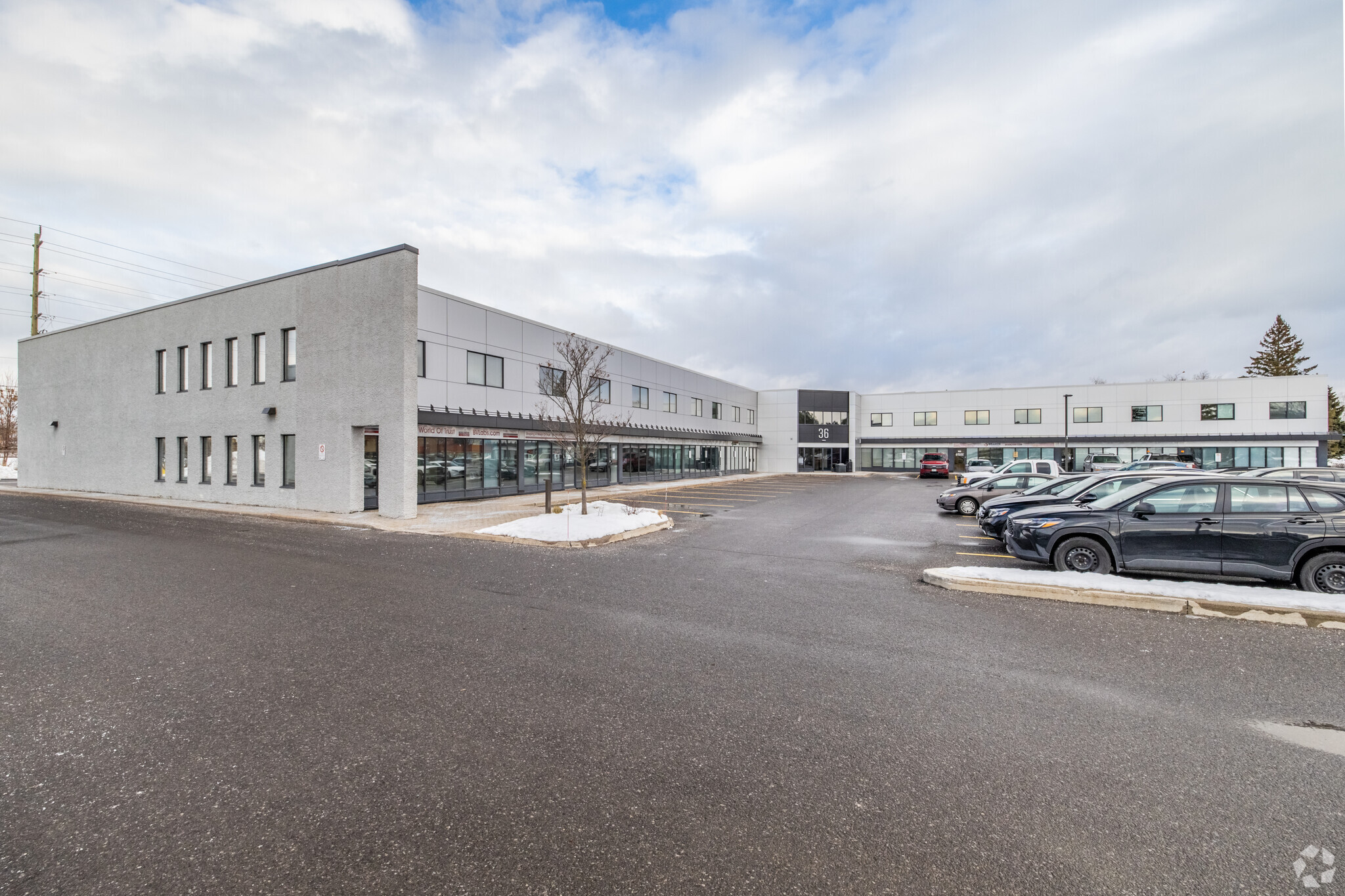 36-38 Antares Drive portefeuille de 2 biens à vendre sur LoopNet.fr Photo principale– Image 1 sur 3