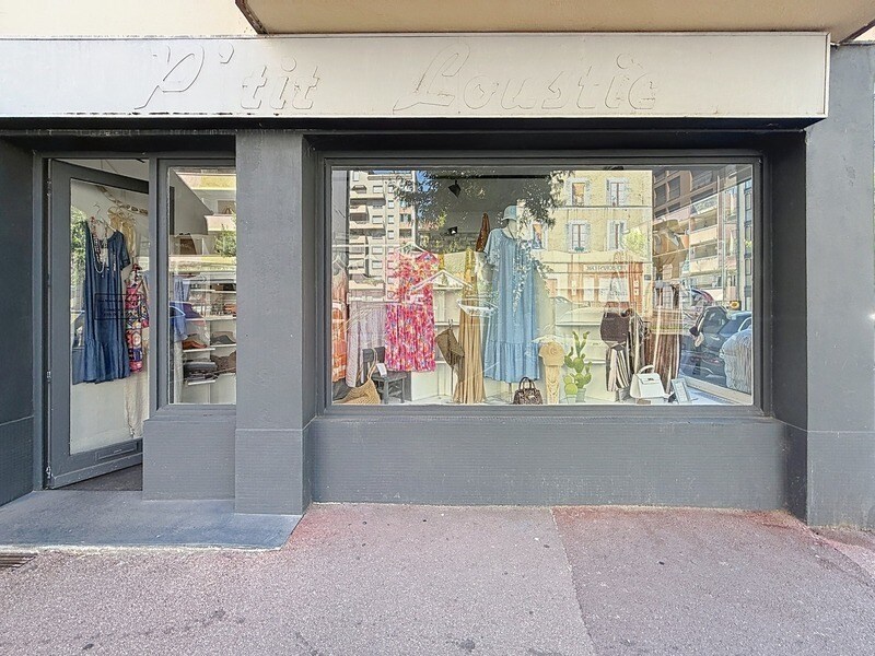 Local commercial dans Aix-les-Bains à louer Photo de l’immeuble– Image 1 sur 3