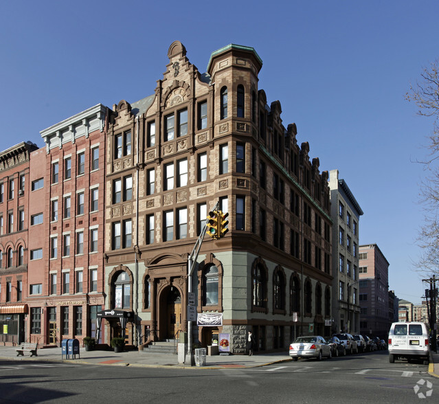 84 Washington St, Hoboken, NJ à louer - Photo de l’immeuble – Image 1 sur 6