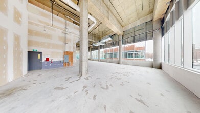 2615-2865 Ave Van Horne, Montréal, QC à louer Photo intérieure– Image 2 sur 4