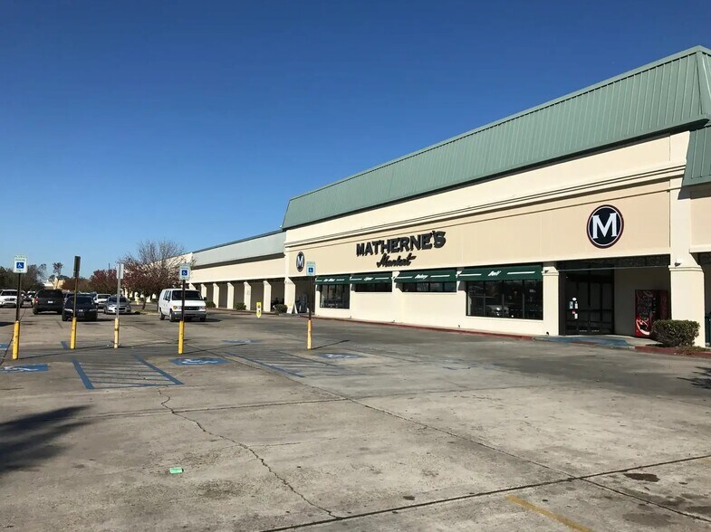1318 W Airline Hwy, La Place, LA à louer - Photo de l’immeuble – Image 2 sur 7