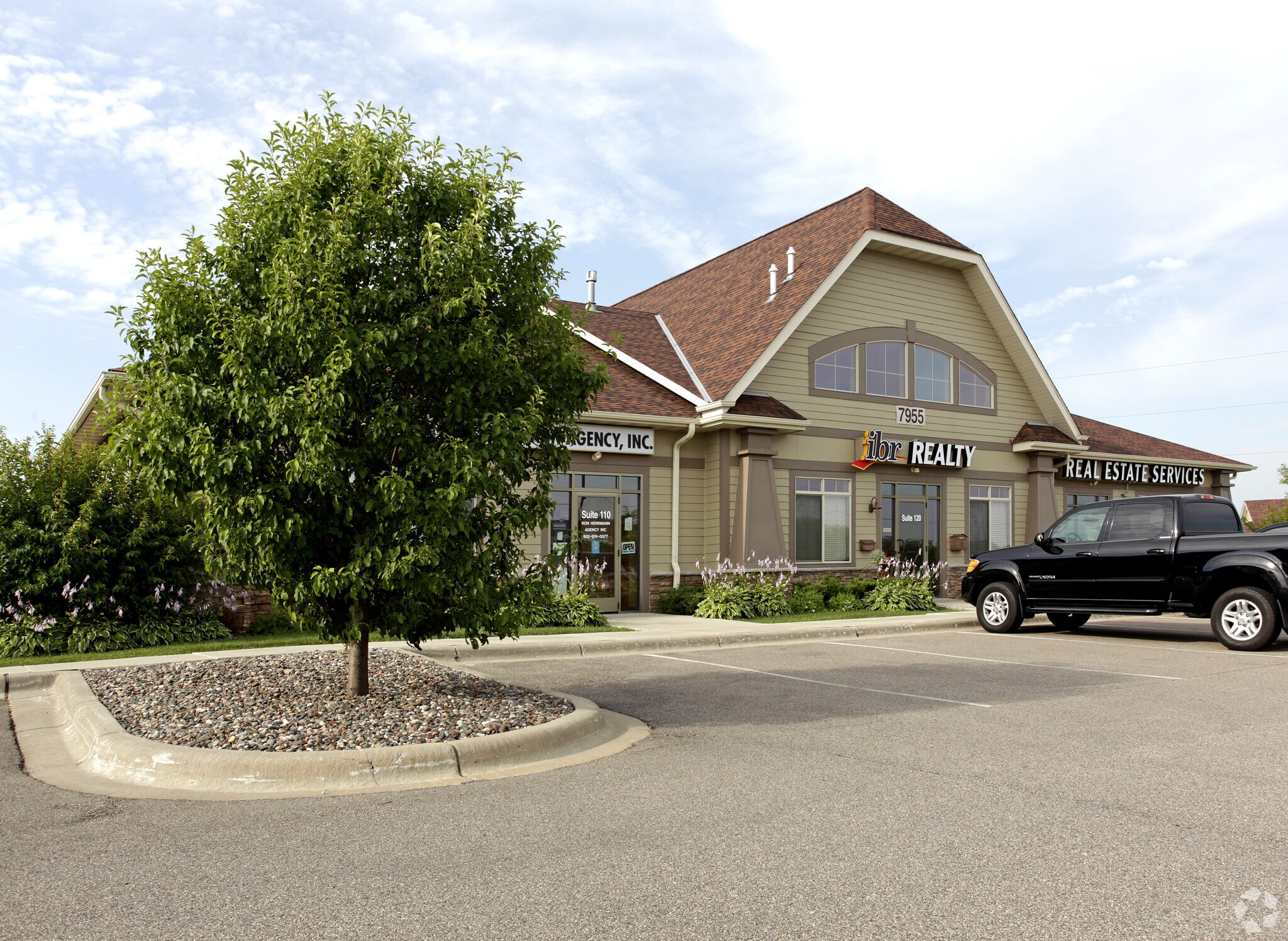 7955 Stone Creek Dr, Chanhassen, MN à vendre Photo principale– Image 1 sur 17