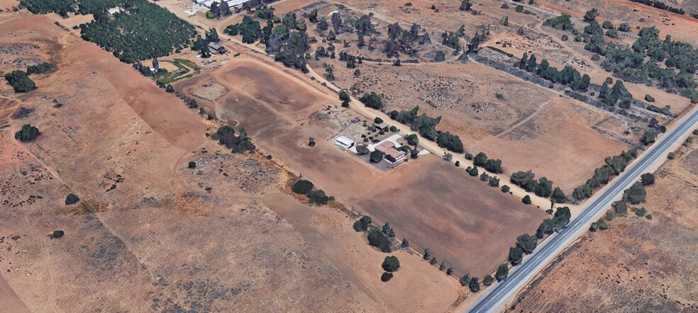 18318 Cajalco Rd, Perris, CA à vendre - Photo de l’immeuble – Image 2 sur 8