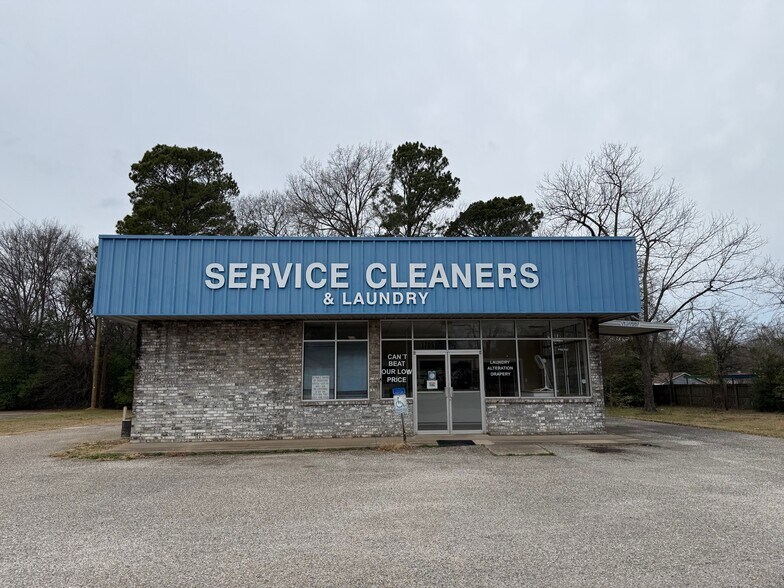 1705 S Mobberly Ave, Longview, TX à vendre - Photo principale – Image 1 sur 9