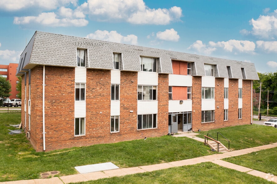 Broadway Park & One Loop Apartments portefeuille de 2 biens à vendre sur LoopNet.fr - Photo principale – Image 2 sur 13