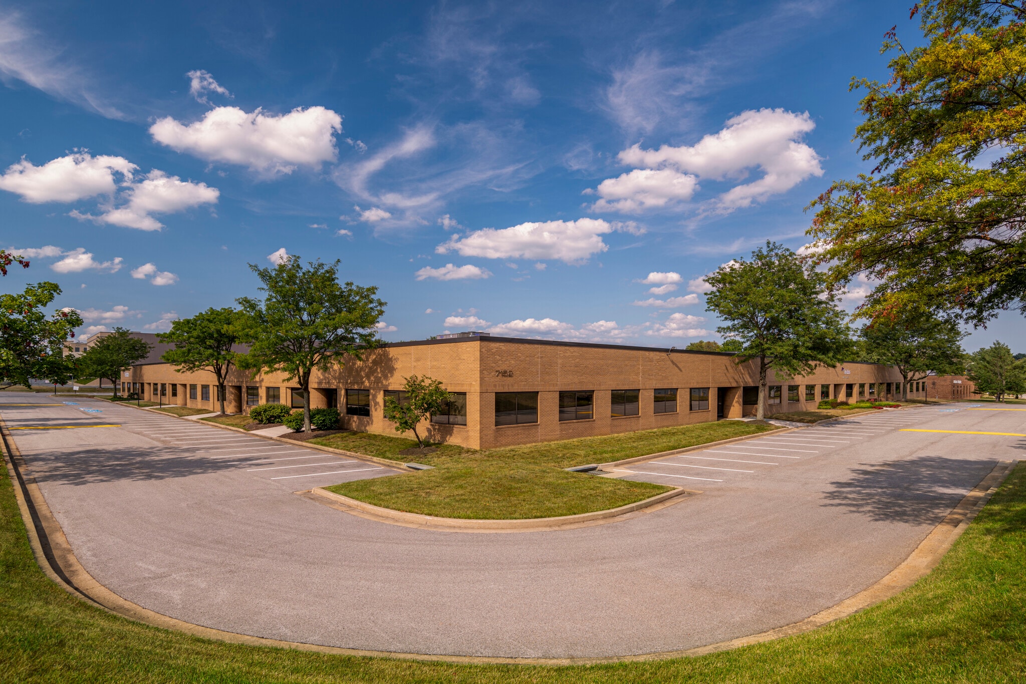 2505 Lord Baltimore Dr, Windsor Mill, MD à louer Photo de l’immeuble– Image 1 sur 1