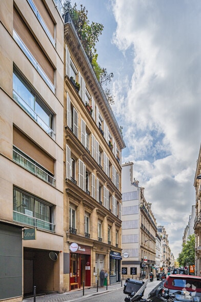 50 Rue De Miromesnil, Paris à vendre - Photo de l’immeuble – Image 2 sur 21