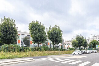 Plus de détails pour Local d'activités à louer