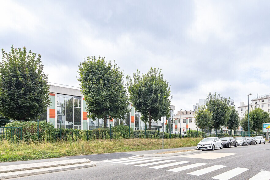 Local d’activités dans Gennevilliers à louer - Photo principale – Image 1 sur 2