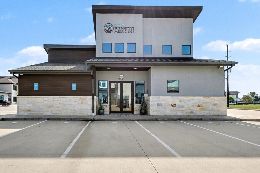 205 Bella Katy Dr, Katy, TX à louer - Photo de l’immeuble – Image 3 sur 39