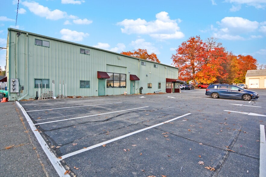 17 Darrin Rd, Dracut, MA à vendre - Photo de l’immeuble – Image 3 sur 6