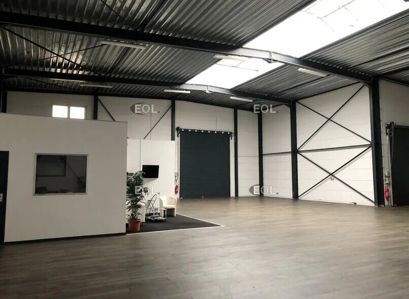 Industriel/Logistique dans Tourcoing à louer - Photo de l’immeuble – Image 3 sur 4