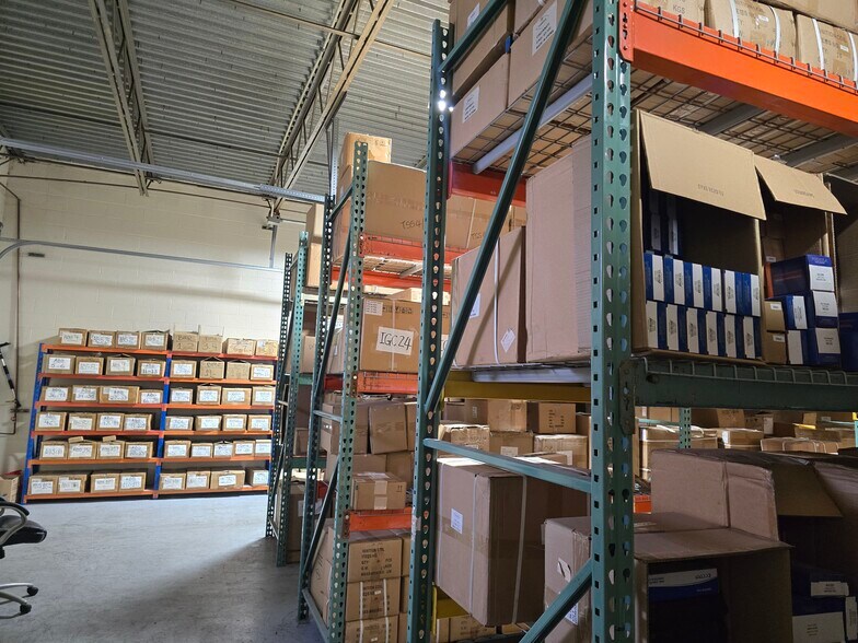 100 Nancy St, West Babylon, NY à louer - Photo de l’immeuble – Image 2 sur 8