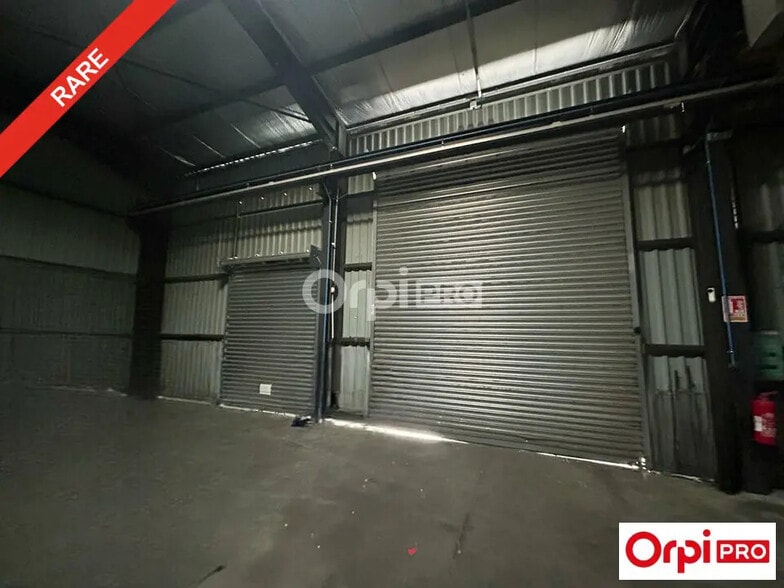 Local d’activités dans Romans-sur-Isère à louer - Photo de l’immeuble – Image 3 sur 3