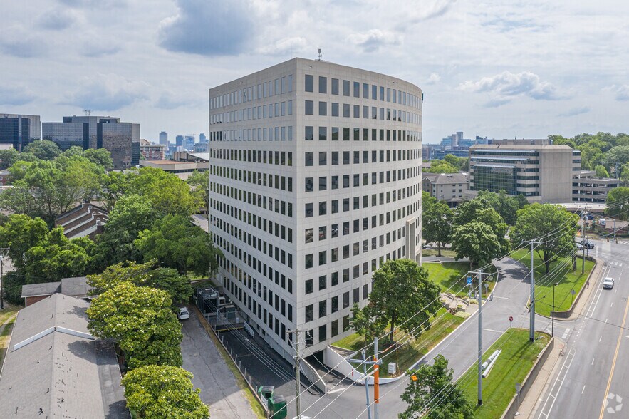 3322 West End Ave, Nashville, TN à louer - Photo de l’immeuble – Image 2 sur 5