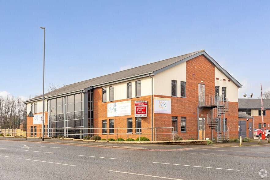 Wakefield Rd, Leeds à louer - Photo de l’immeuble – Image 1 sur 4