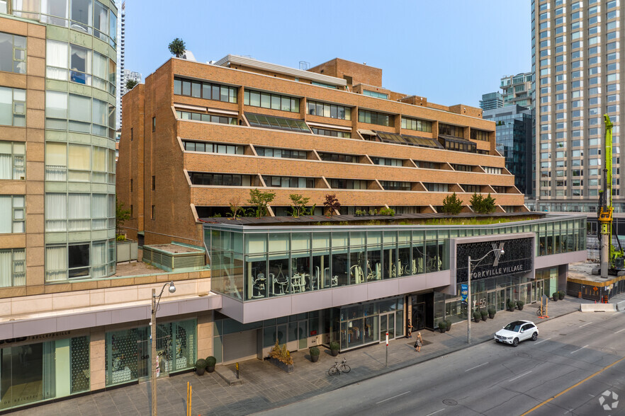 55 Avenue Rd, Toronto, ON à louer - Photo de l’immeuble – Image 3 sur 14
