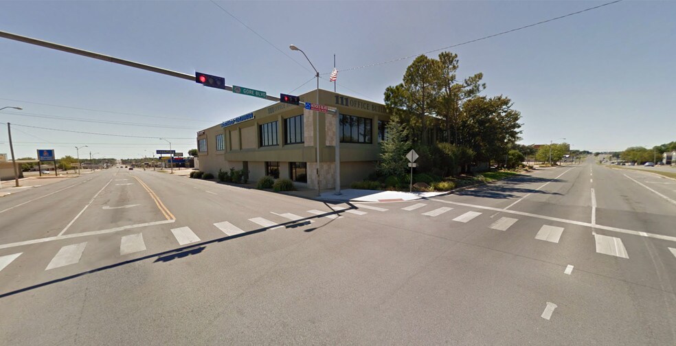 1 Sw 11th St, Lawton, OK à louer - Photo de l’immeuble – Image 1 sur 9