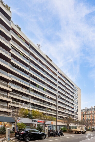 Immeuble residentiel dans Paris à vendre - Photo de l’immeuble – Image 3 sur 3