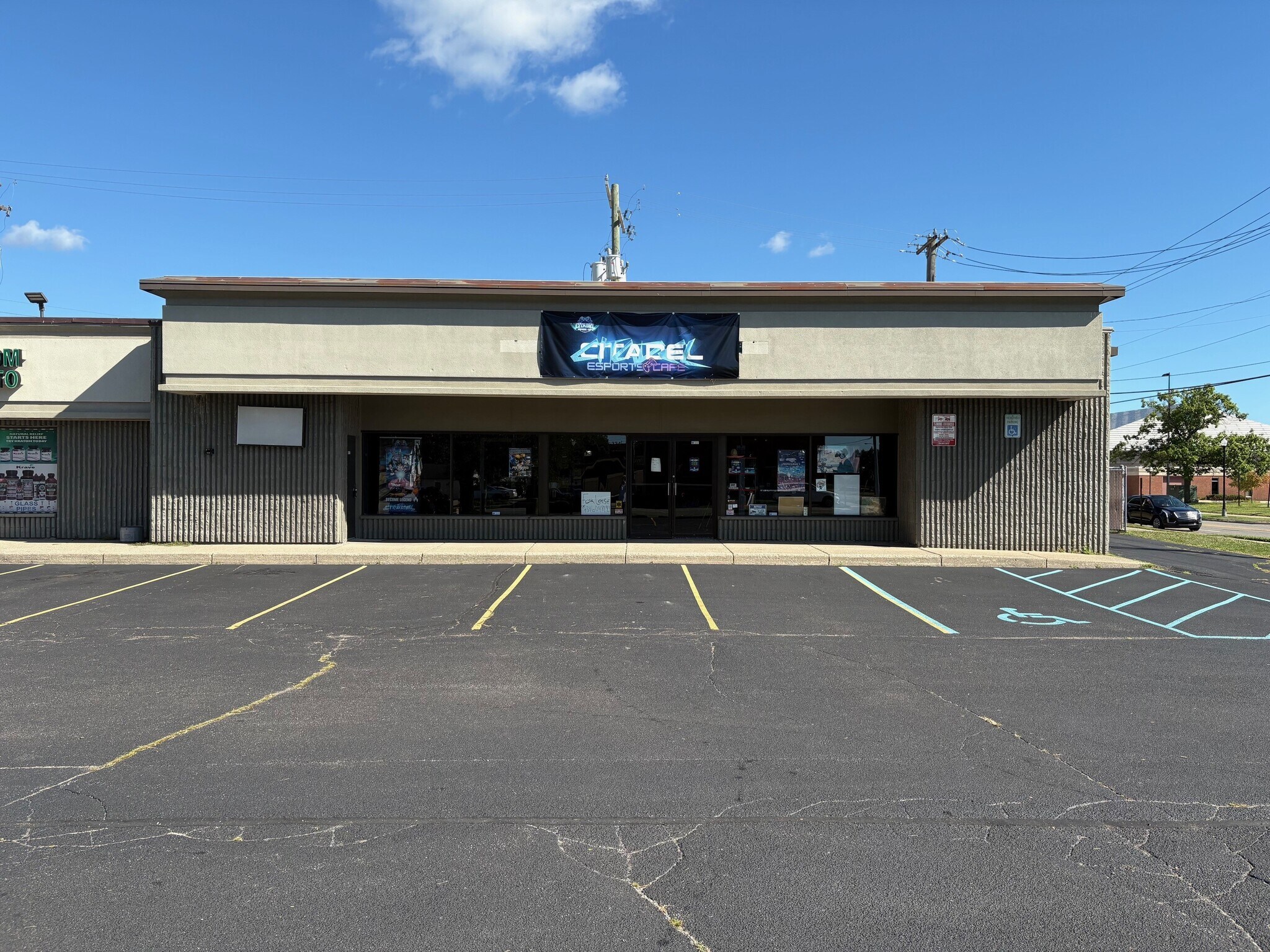 320 Eureka Ave, Wyandotte, MI à louer Photo de l’immeuble– Image 1 sur 6