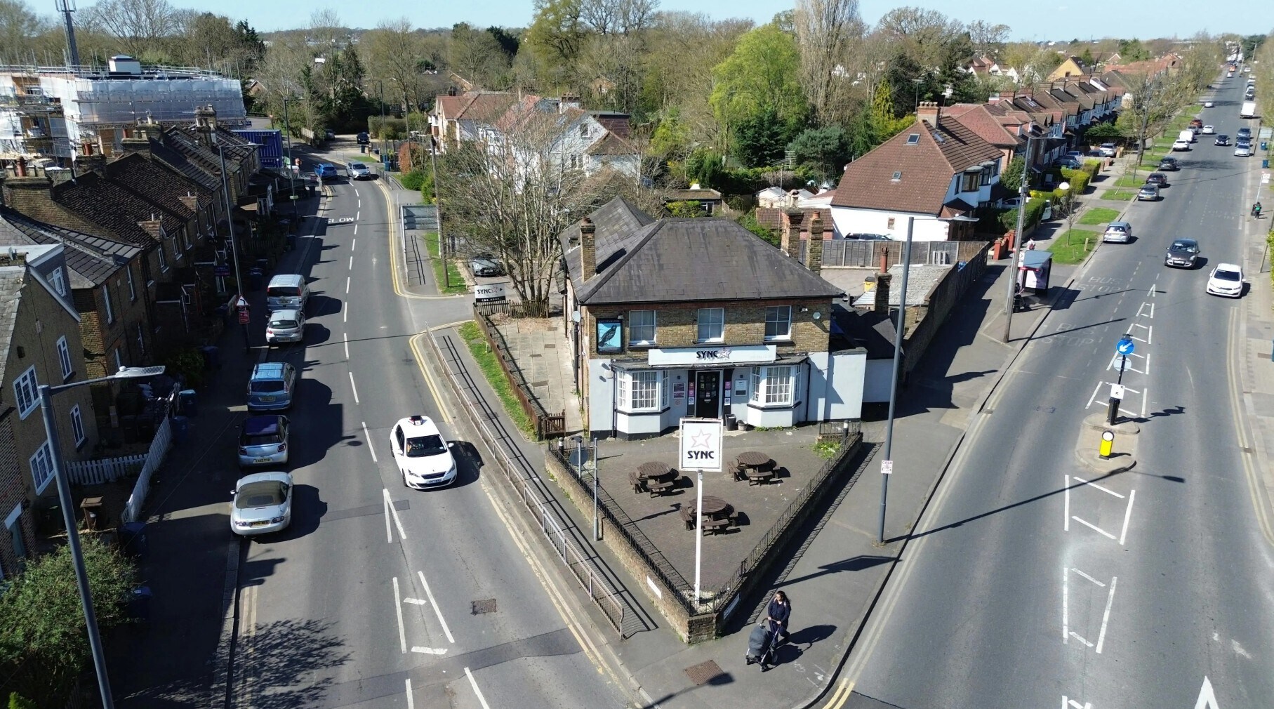 1A Rickmansworth Rd, Pinner à vendre Photo de l’immeuble– Image 1 sur 19