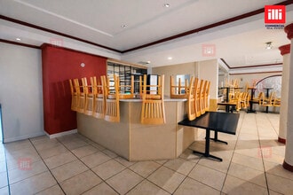 8751 Van Nuys Blvd, Panorama City, CA à louer Photo intérieure– Image 2 sur 4