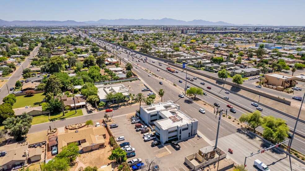 5815 N Black Canyon Hwy, Phoenix, AZ à louer - Photo de l’immeuble – Image 3 sur 14