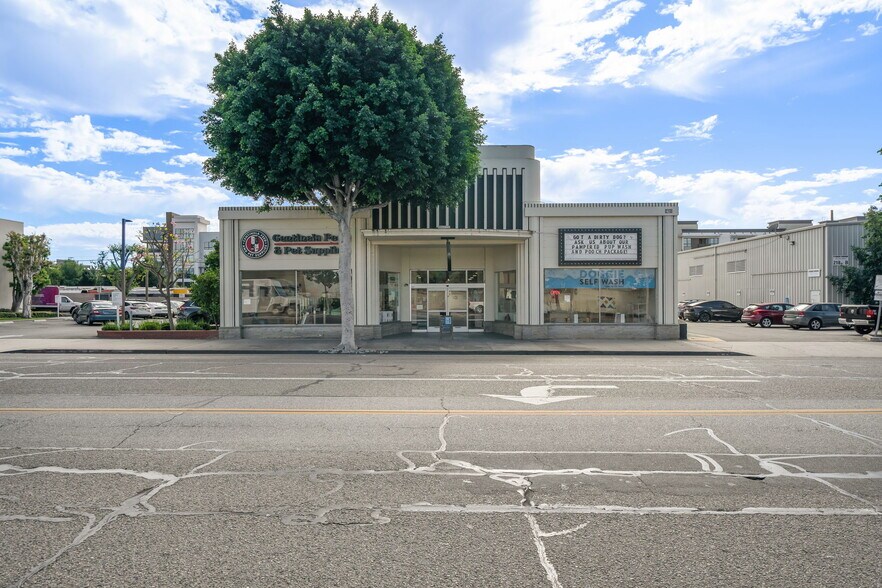 218 W Commonwealth Ave, Fullerton, CA à vendre - Photo de l’immeuble – Image 2 sur 25