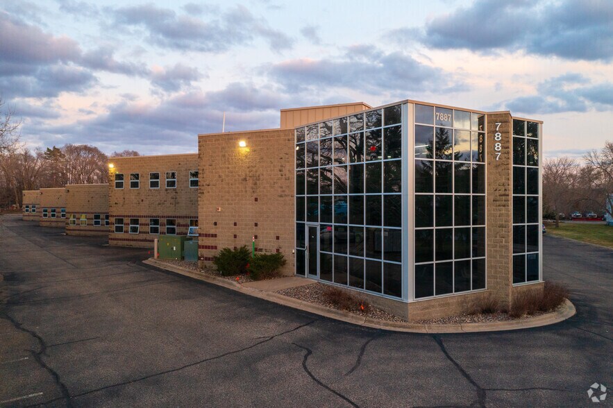 7887 Fuller Rd, Eden Prairie, MN à louer - Photo principale – Image 1 sur 4